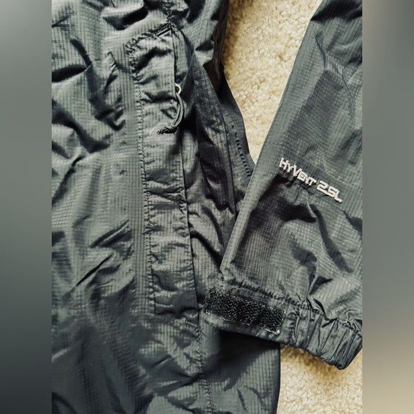 The North Face | Women’s Rain Jacket | Small | Black | Unlined - Picture 4 of 6